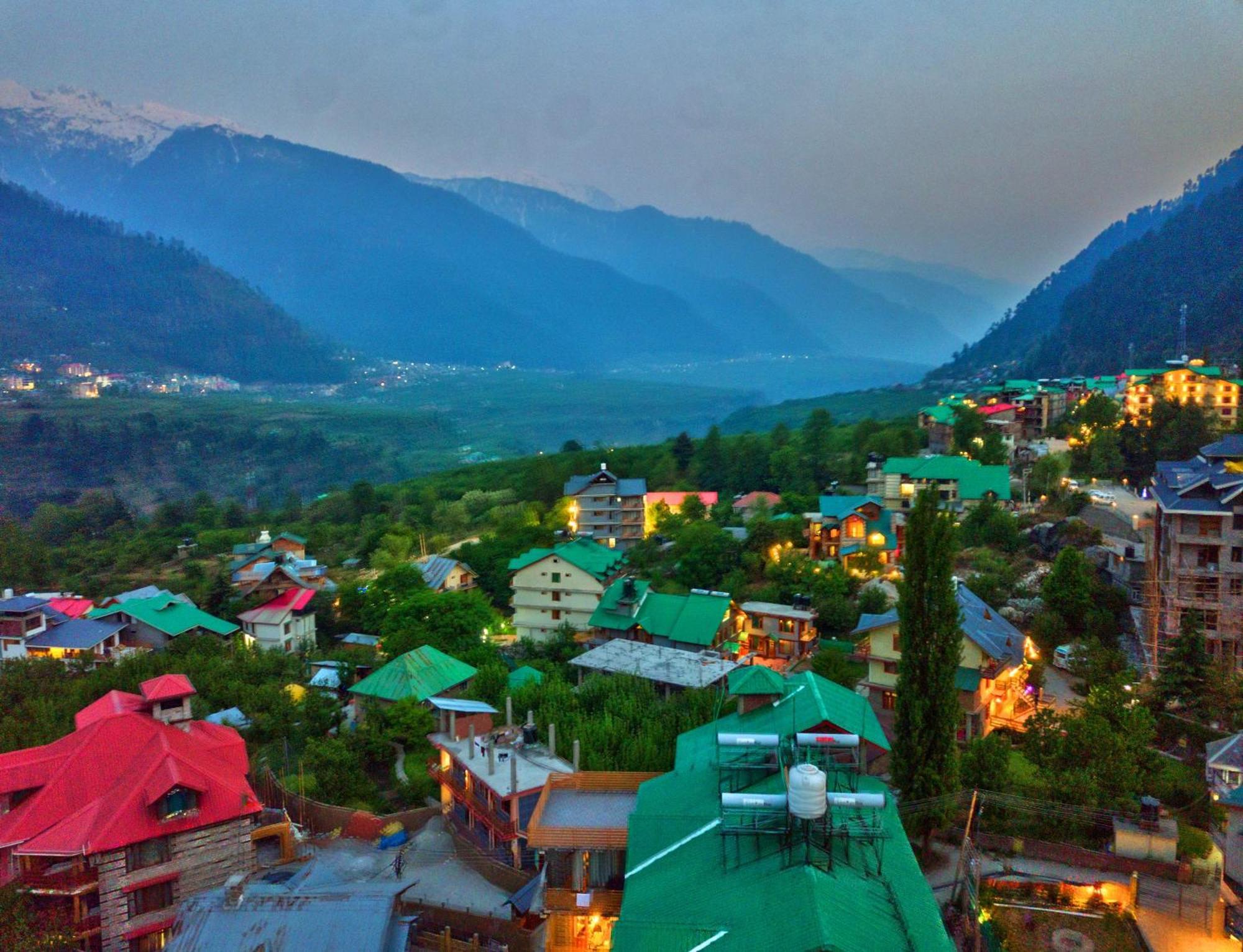 Hotel Swastik Grand Manali Exterior foto
